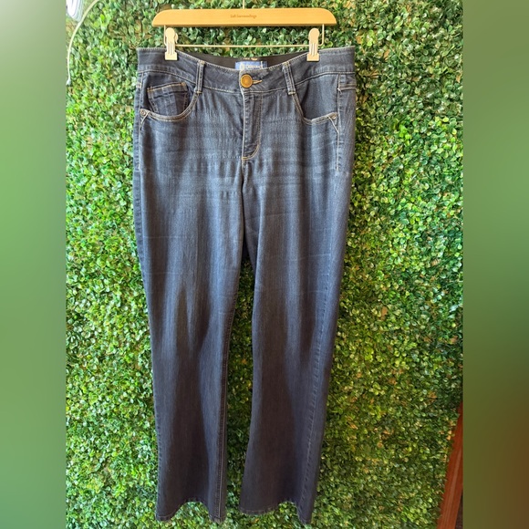 S2 pairs of Democracy “ab” Solution jeans - Picture 5 of 7